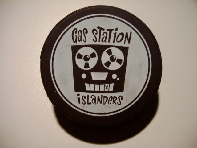 gas_station_islanders.jpg